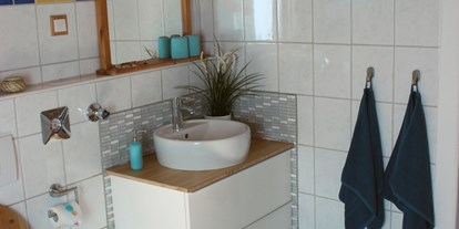 Monteurwohnung - Badezimmer: eigenes Bad - Niestetal - Feriengäste oder Monteure: Appartement Kassel Harleshausen voll ausgestattet