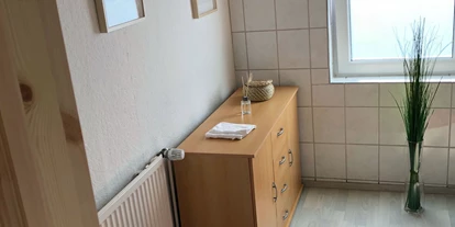Monteurwohnung - Badezimmer: eigenes Bad - Söhrewald - Feriengäste oder Monteure: Appartement Kassel Harleshausen voll ausgestattet