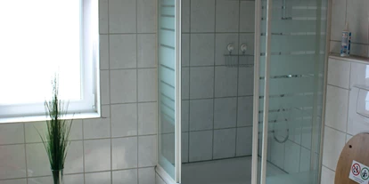 Monteurwohnung - Badezimmer: eigenes Bad - Söhrewald - Feriengäste oder Monteure: Appartement Kassel Harleshausen voll ausgestattet