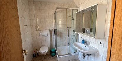 Monteurwohnung - Badezimmer: eigenes Bad - Morgenitz - Ferienwohnungen Wiedemann