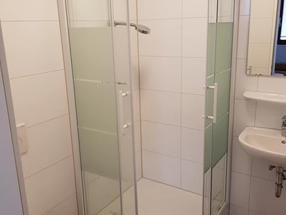 Monteurwohnung - Badezimmer: eigenes Bad - Dietenheim Regglisweiler - Badezimmer Einzelzimmer 7 - DONAU HOME