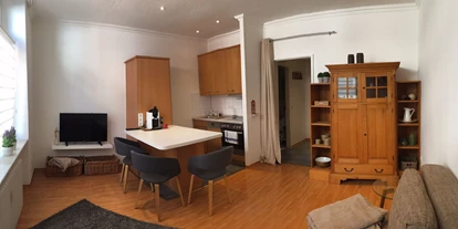 Monteurwohnung - Kühlschrank - PLZ 51519 (Deutschland) - Wohnküche des Apartments Fischer - Apartment Haus Fischer