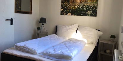 Monteurwohnung - Bettwäsche: Bettwäsche inklusive - Nordrhein-Westfalen - Das Doppelbett mit dem Maß 200cm x 140 cm - Apartment Haus Fischer