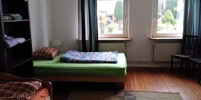 Monteurwohnung - Bettwäsche: Bettwäsche inklusive - Bad Oldesloe - Gästezimmer in Land-WG - Gemütliches Gästezimmer in Land-WG zwischen Hamburg und Lübeck