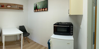 Monteurwohnung - Kühlschrank - PLZ 66989 (Deutschland) - Küche, HomeRent Unterkunft in Zweibrücken - HomeRent in Zweibrücken