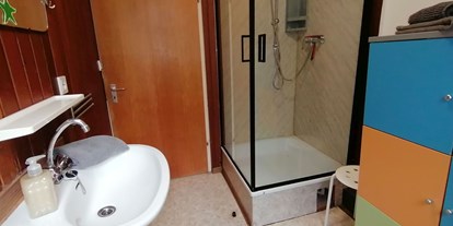 Monteurwohnung - Badezimmer: eigenes Bad - Lieser - Ferienhaus Moselfels für 2-8 Personen in 4 Schlafzimmern