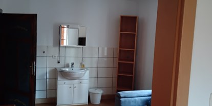 Monteurwohnung - Badezimmer: Gemeinschaftsbad - Koppl (Koppl) - Unterkunft Waldesruh