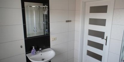 Monteurwohnung - Badezimmer: Gemeinschaftsbad - PLZ 36110 (Deutschland) - Urban-Monteurzimmer