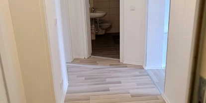 Monteurwohnung - Badezimmer: eigenes Bad - Düben - Neu renovierte 3 Raum Wohnung 