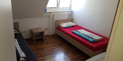 Monteurwohnung - Zimmertyp: Einzelzimmer - Ingolstadt Gewerbegebiet Süd Nähe A9 neben Hotel Auwald - Zweibettzimmer - Pension Manching
