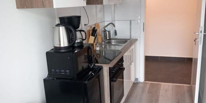 Monteurwohnung - Einzelbetten - PLZ 25576 (Deutschland) - Küche beispielhaft - Zentral gelegen, gut ausgestattete Mitarbeiterunterkünfte