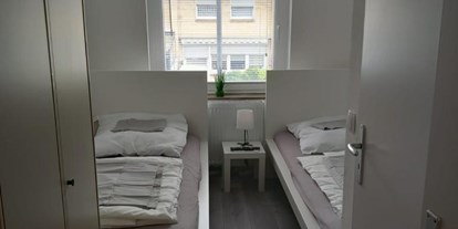 Monteurwohnung - Bettwäsche: Bettwäsche gegen Gebühr - Wilster - Betten beispielhaft - Zentral gelegen, gut ausgestattete Mitarbeiterunterkünfte