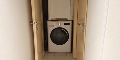 Monteurwohnung - Badezimmer: Gemeinschaftsbad - Groß-Zimmern - Waschmaschine  - Lolippop