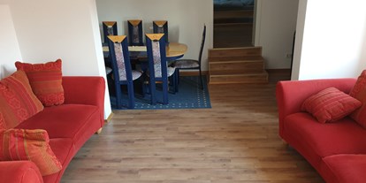 Monteurwohnung - Zimmertyp: Doppelzimmer - Fischbachtal - Esszimmer inclusive chill Ecke  - Zeitlos 