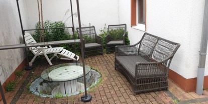 Monteurwohnung - Balkon - PLZ 64569 (Deutschland) - Raucher Ecke oder einfach nur mal die Zeit genießen  - Zeitlos 
