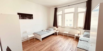 Monteurwohnung - Küche: eigene Küche - Bad Bederkesa - Schlafzimmer, HomeRent Unterkunft in Bremerhafen - HomeRent in Bremerhaven