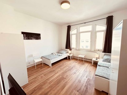 Monteurwohnung - Küche: eigene Küche - Driftsethe - Schlafzimmer, HomeRent Unterkunft in Bremerhafen - HomeRent in Bremerhaven