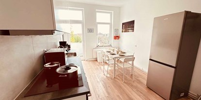 Monteurwohnung - Küche: eigene Küche - Butjadingen - Essbereich, HomeRent Unterkunft in Bremerhafen - HomeRent in Bremerhaven