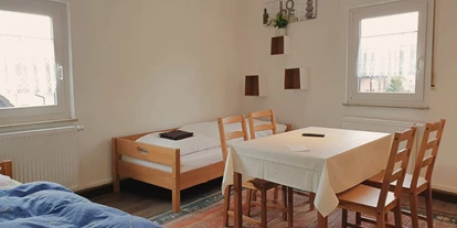Monteurwohnung - Kühlschrank - Walheim - Mehrbettzimmer für max 3 Personen - Gästezimmer Viens Besigheim