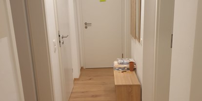 Monteurwohnung - Küche: Gemeinschaftsküche - Altena - Flur - Geräumige möblierte 110qm Wohnung im Erdgeschoss, alles inklusive