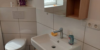 Monteurwohnung - Küche: Gemeinschaftsküche - Dortmund - Bad 1 - Geräumige möblierte 110qm Wohnung im Erdgeschoss, alles inklusive