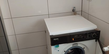 Monteurwohnung - Waschmaschine - Sprockhövel - Bad 1 - Geräumige möblierte 110qm Wohnung im Erdgeschoss, alles inklusive