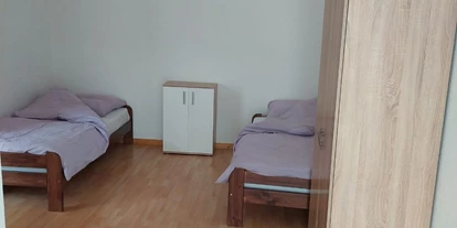 Monteurwohnung - Kühlschrank - Witten - Schlafzimmer 1 - Neu möblierte 82qm Wohnung // Newly furnished 82sqm apartment