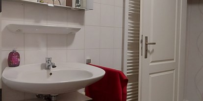 Monteurwohnung - Badezimmer: eigenes Bad - Großefehn Holtrop - Lütten Zippi 