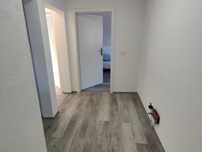 Monteurwohnung - Zimmertyp: Einzelzimmer - Weingarten (Karlsruhe) - Flur - Top Monteurzimmer / ganze Wohnung
