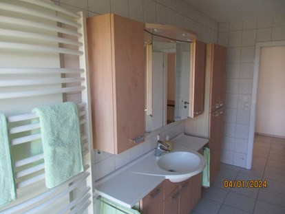 Monteurwohnung - Badezimmer: eigenes Bad - Schwäbisch Gmünd Bargau - MRW Digit Robo-Pot