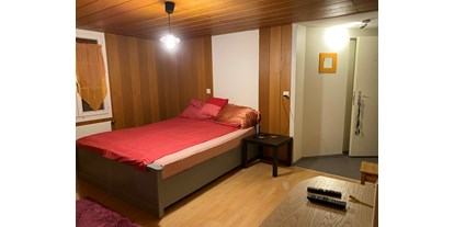 Monteurwohnung - Bettwäsche: Bettwäsche inklusive - Ried (Muotathal) - Zimmer  - Sonderbar 2.Zi. Wohnung 