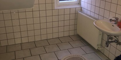Monteurwohnung - Kühlschrank - Thüringen - Badezimmer der Monteurwohnung - Gasthaus Tschechische Krone