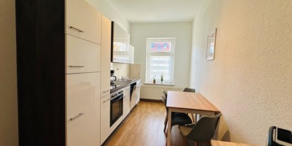 Monteurwohnung - Bettwäsche: Bettwäsche inklusive - Naunhof - Küche - Wohnung für Monteure in Markkleeberg (Stadtrand Leipzig)