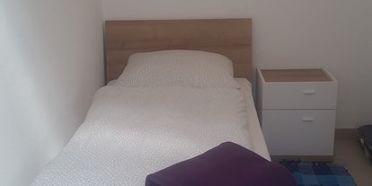 Monteurwohnung - Bettwäsche: Bettwäsche inklusive - Moosach Fürmoosen - Einzelzimmer  - Zimmer zum Aschauerhof