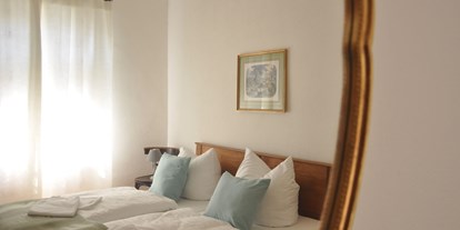 Monteurwohnung - Zimmertyp: Doppelzimmer - Helle - Schlafzimmer 1 - Yardena Plötz