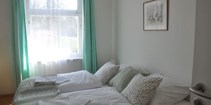 Monteurwohnung - Einzelbetten - Steffenshagen (Landkreis Prignitz) - Schlafzimmer 4 - Yardena Plötz