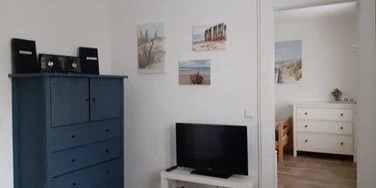 Monteurwohnung - TV - Selchow - Wohnzimmer mit TV - Ferien- und Monteurwohnung Schulz