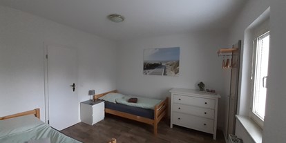 Monteurwohnung - Küche: eigene Küche - Schönefeld - Schlafzimmer (Durchgangszimmer) - Ferien- und Monteurwohnung Schulz