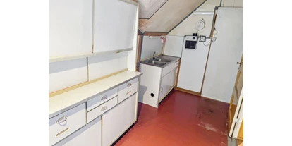 Monteurwohnung - Kühlschrank - PLZ 25797 (Deutschland) - Küche im DG - Lollfuß