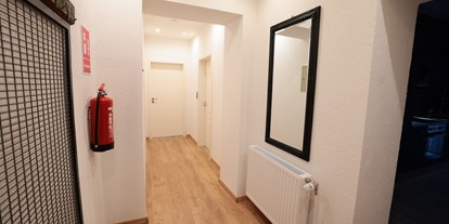 Monteurwohnung - Badezimmer: eigenes Bad - Lingen Heukampstannen - Flur  - Monteurwohnung Freren - Lingen