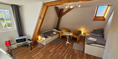 Monteurwohnung - Balkon - Bünzen - Raum 6 Doppelbettzimmer - Ihr Quartier - im südlichen Aargau, mitten in der Schweiz