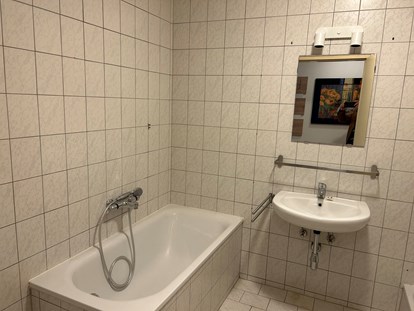 Monteurwohnung - Badezimmer: Gemeinschaftsbad - Fischham (Gampern) - Monteurzimmer Schörfling am Attersee