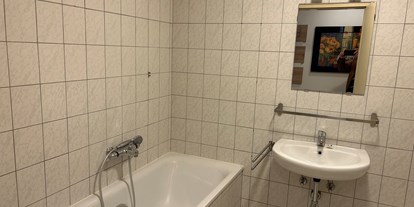 Monteurwohnung - Badezimmer: eigenes Bad - Traunkirchen - Monteurzimmer Schörfling am Attersee