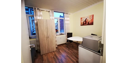 Monteurwohnung - Kühlschrank - PLZ 52070 (Deutschland) - Einzelzimmer Wohnung Nr. 1 - Spiridon Kentras