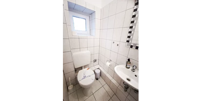 Monteurwohnung - Küche: eigene Küche - PLZ 52070 (Deutschland) - Hinterhaus, Gäste WC im EG - Spiridon Kentras