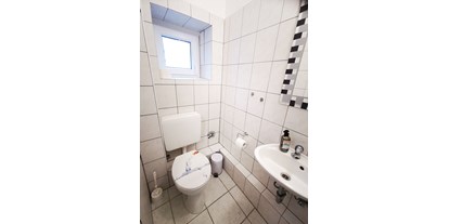 Monteurwohnung - Zimmertyp: Doppelzimmer - Alsdorf (Städteregion Aachen) - Hinterhaus, Gäste WC im EG - Spiridon Kentras