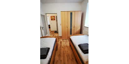 Monteurwohnung - Kühlschrank - PLZ 52070 (Deutschland) - Hinterhaus, Doppelzimmer I OG - Spiridon Kentras