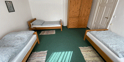 Monteurwohnung - Bettwäsche: Bettwäsche inklusive - Bernau (Landkreis Barnim) - Schlafzimmer, 3 Betten - Monteurwohnung Wandlitz