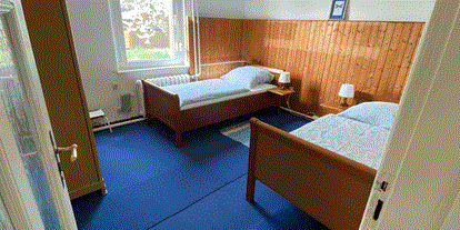 Monteurwohnung - Bettwäsche: Bettwäsche inklusive - Oranienburg - Schlafzimmer, 2 Betten - Monteurwohnung Wandlitz