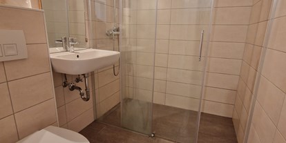 Monteurwohnung - Badezimmer: eigenes Bad - Hassel Sanne - Gemütliche Wohnung für Monteure